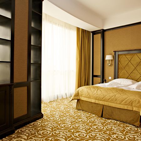 Hotel Bellaria Iasi Cameră foto