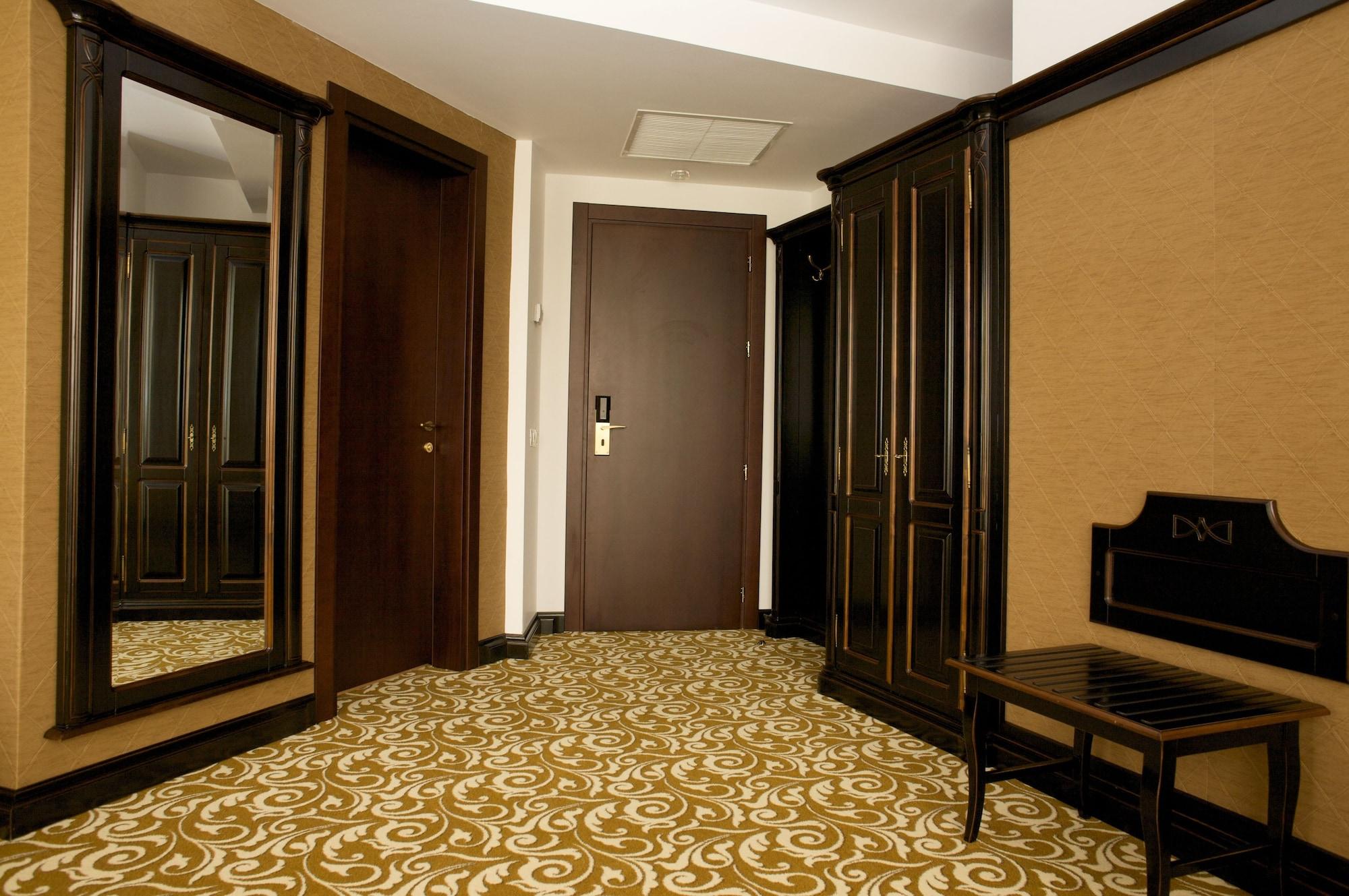 Hotel Bellaria Iasi Exterior foto
